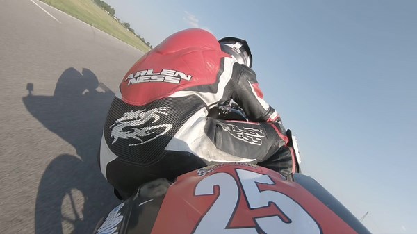 Rev matching my way into the algorithm. #fyp #motorcycle #motorsport #racing #pilot #romania #yamahar3 #track #