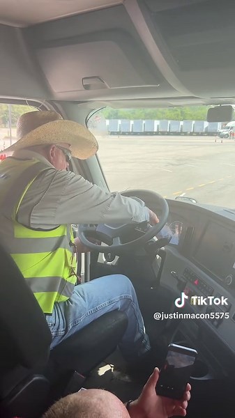 Essential Cab Pre-Trip Testing for Truck Drivers
