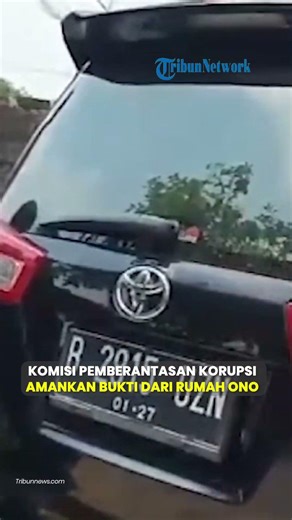 The Corruption Eradication Committee (KPK) confiscated hundreds of millions of rupiah and documen...