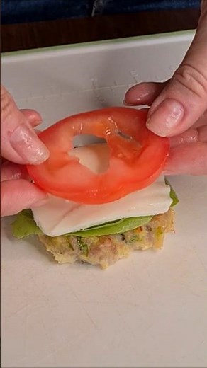 HAMBURGER DI POLLO E ZUCCHINE FARCITI. Ricetta completa sul mio canale o sotto #zucchinirecipe
