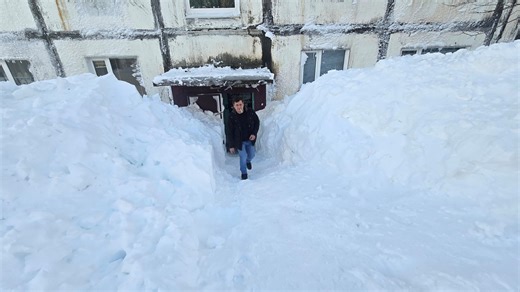 Nearly 7 feet of snow? Video shows record snowfall in Russia