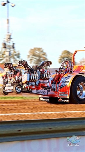Fischda on Instagram: "Tripple V8 Power & extrem lauter Sound: 'Lambada' bei der Europameisterschaft 2025 mit drei V8 und einem Full Pull im Vorlauf der 3500 kg Modified Klasse bei den Tractor Pulling Pullingdays Ysselsteyn 2025. #traktorpulling #tractorpulling #tractorpull #treckertreck #trekkertrek traktortræk trecker traktor tractor tractors tracteur traktori pulling motorsport fullpull lambada v8 ntto hemiv8 hemi modified v8sound v8power bigtractor pullingdays ysselsteyn europameisterschaft