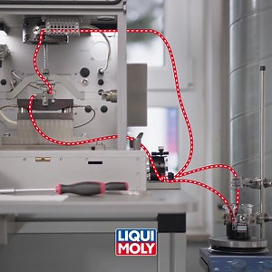 2.2K views · 115 reactions | We‘re taking a close look: Cera Tec in the lab test!  Our hight-tech ceramic wear protection that noticeably reduces friction and wear! 朗 Check it out in the video!  | LIQUI MOLY | Facebook