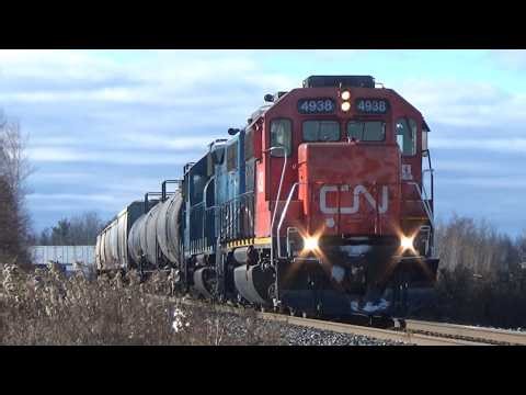 Friendly Crew & Nice Geep Pair Works Local Train CN 537 rolling thru Moncton, NB