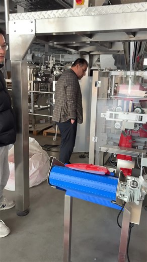 🤝 Real-time feedback from real users! Our team was on site with clients from Iraq 🇮🇶, observing the KL-420 vertical packer handle products with consistency and ease. 🔍 Their question to us: “What about higher speeds and more complex products?” We showed them the path to the G-420 – the powerhouse that packs almost anything, at lightning speed. ⚡ 🏆 G-420 Key Advantages: ✔️ Speed King: 150 bags/minute capability. ✔️ Product Chameleon: From chips & coffee to shampoo & peanut butter. ✔️ Smarter