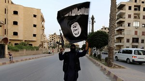 Iraq troops battle for Tikrit as Islamic state declared