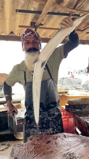 Seafood Master 🥷 AMAZING Speed Gar Fish Cutting Skills at Asian Street Food Market #shorts #fish