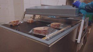 Fish Packing Process Packaging Sealing Fish: стоковое видео (без лицензионных платежей), 3513520219 | Shutterstock