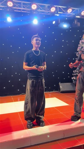 Thiệp Hồng Sai Tên của Nguyễn Thành Đạt