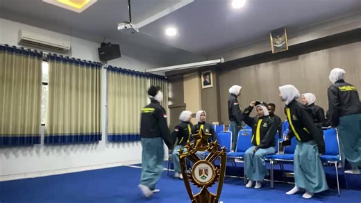 𓇼 (@nndhayy)’s videos with I'm Outta Time - Oasis