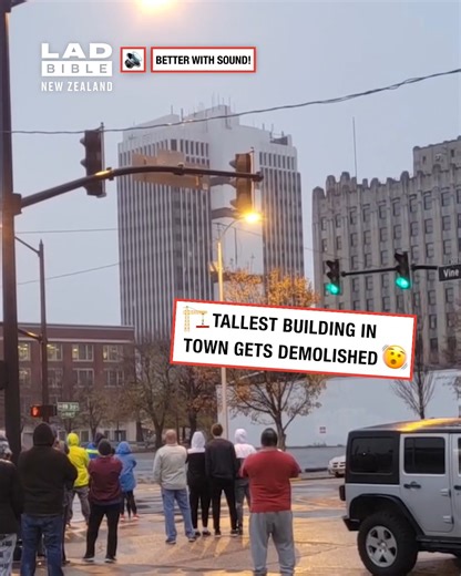 There's something so satisfying about a smooth building demolition! 😮💥💣 | LADbible New Zealand