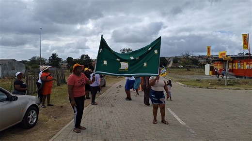 Velile High School in Bathurst Village is preparing to welcome deputy principal. Mrs Kepe returning from Makhanda with the matric results. Stats for Velile: 15x distinctions 21xBachelor passes, 15x Diploma, 5x Higher Certificate. Banam Mvumba is attending the DoE high achiever awards in East London. | Talk of the Town