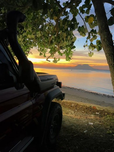 Wanbel istap ba umi lusim osem — PNG Tok Pisin sticker video