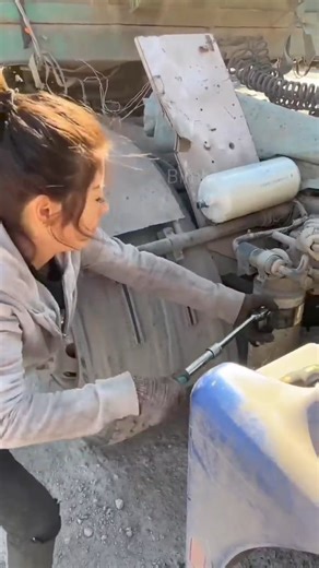 800K views · 10K reactions | Amazing lady mechanic | lolamitangvlog | Facebook