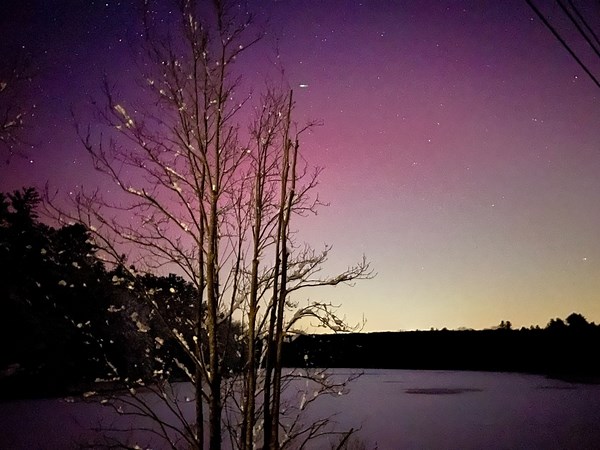 Northern lights dance across RI, Mass. skies