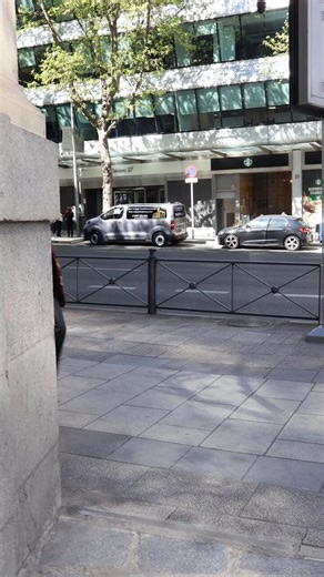 Ya lo advertimos: Sánchez va a China a intentar mover el foco de los numerosos casos de corrupción que salpican a su entorno familiar y político más directo.Pero al #CORRUPTO no le va a salir bien.Ha perdido el relato. Ya NO CUELA. ✅