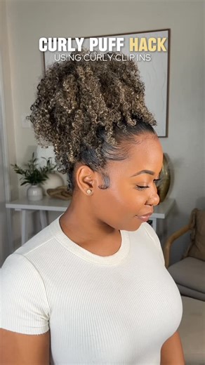 Kinzey Rae on Instagram: "Curly puff HACK using the Jerry Curly Clip-Ins from @curlsqueenofficial 😍 the blend looks so natural looking! Full tutorial + discount code will be posted today — check my stories ✨ #curlypuff #clipinhairextensions #curlyclipins #curlsqueen #dallasinfluencer"