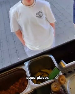 A food reviewer is our last customer, should they get a freebie? 😳 🥔 | Spud Man