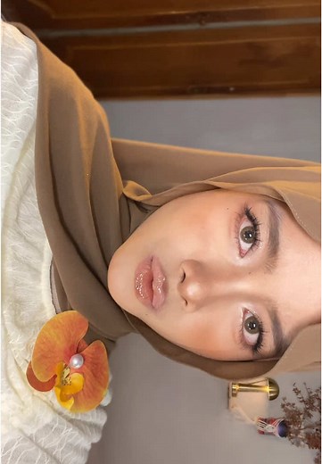 Mastering Makeup Transitions: Faux Freckles Tutorial