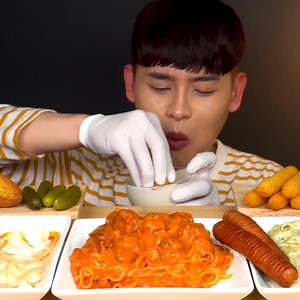 119K views · 3K reactions | ASMR 불닭 로제 바질 크림치즈스틱 피자치즈볼 먹방Spicy Rose...