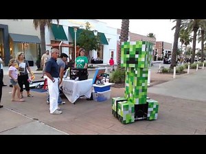 Life-Size Minecraft Creeper Seen in Sugar Land, TX
