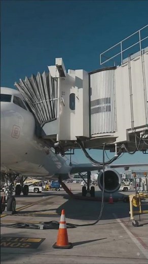 How a Jet Bridge Connects to an Airplane! Mind-Blowing Precision! 🤯✈️