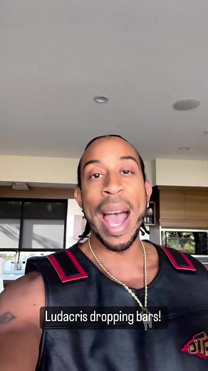 Ludacris Rapping on His Own Plane - Pilot Rap