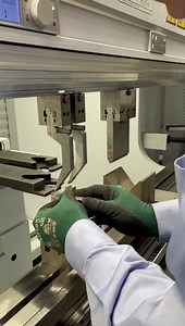 Accurately bend both thin and thick material in one production plan 👏 Watch to see the TruBend 5170 transition from bending 0.030” steel to 0.30” steel below! | TRUMPF Inc.