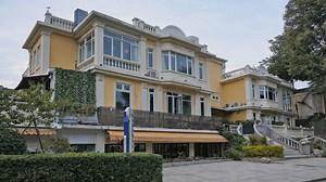 Gulangyu Island walk reveals colonial villas, China