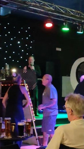 Brilliant singer in Legends Caleta Fuste #holiday #travel