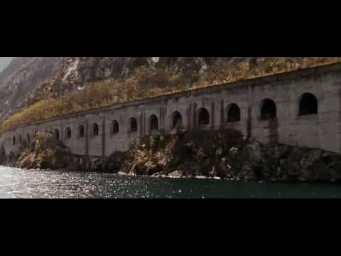 Quantum of Solace - James Bond transporta a Mr. White