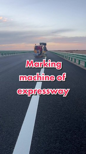 Marking line machine for expressways. #china #chinaconstruction #construction #expressways #construction