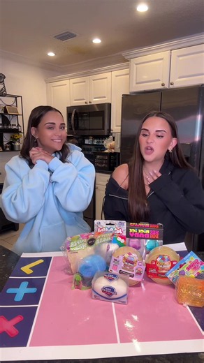 Suprising her with NEW squishies PART 2 @hayley.rushetskyy💕 #fyp #duo #game #sisters #squishy