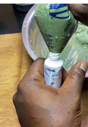 How to Make Toothpaste from Scratch at Home