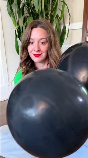 🕷️ Giant DIY balloon spider decor! #spider #halloweendecor #crafts