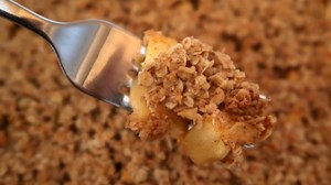 Easy Pear Crumble Recipe With Oats - 6 Ingredient Dessert