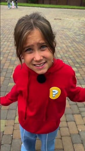 😲 Everyone Wants to See the Animals… Will She Push or Ask Nicely? #moralstories