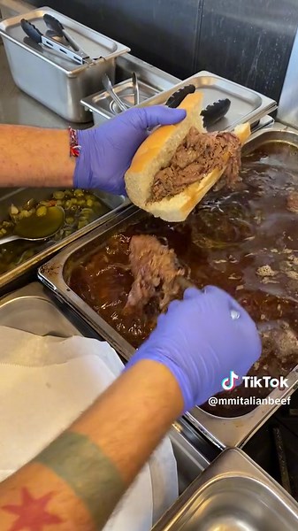 Italian Beef Hot, Sweet, Wet. #authentic #realdeal #italianbeef #sandwich #sandwiches #mattandmositalianbeef #beef #pepper #aujus #wet #sandwichesofhistory #italianbeefsandwich #hot #sweet #dipped #jackson5