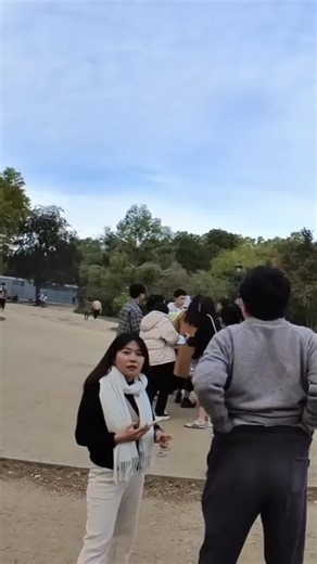 Language Learning Insights from a Polyglot in Paris