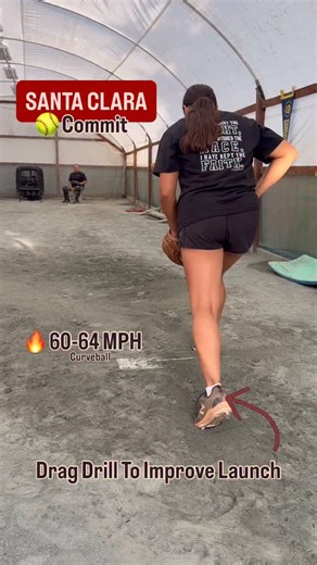 Power starts from the GROUND. 👣 Too many young pitchers just swing their stride leg out—when in reality, the stride leg should drive horizontally just like a sprinter exploding off the blocks. ⚡️ ➡️ The key: push with your stride leg, then immediately sequence into your drag leg—like track athletes do when transitioning steps. Softball pitching isn’t sprinting, but the efficiency of ground force is the same. The difference between 55mph and 62mph? 👉 It’s not a bad radar gun. 👉 It’s not just a