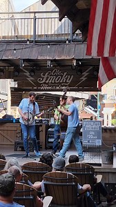 Brief clip of live bluegrass from The Holler in downtown Gatlinburg! I'm hoping to make this a weekly thing for you if you don't mind.😊🎻🪕🎶 | Gatlinburg NOW
