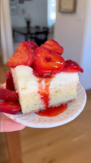 Strawberry Shortcake Cheesecake Bars!
