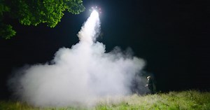 Guy Attaches His DIY 1000W LED Strip to a Drone, Captures Amazing Shots