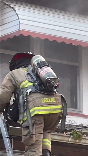 Saginaw Michigan (Unoccupied Residential Structure Fire 2Alarm Mayday)#BoxAlarm#JobTown