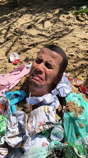 FIQUEI 1 HORA ENTERRADO NO LIXO POR 100 REAIS… DEU MUITO ERRADO #shorts