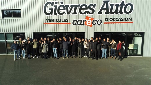 🎉 Bonne année 2026 ! Toute l’équipe de Caréco Gièvres Auto vous remercie pour votre confiance et vous souhaite une année pleine de santé, de réussites et de beaux projets. 🚗♻️ En ce début d’année, nous voulons remercier nos collaborateurs pour leur engagement 👷‍♂️👷‍♀️, nos clients pour leur fidélité 🙏, nos partenaires et fournisseurs pour leur confiance 🤝, et tous ceux qui soutiennent nos démarches ! Pour nous, 2026 s’annonce grandiose : nouveaux travaux sur le site 🏗️, et… bientôt de ret