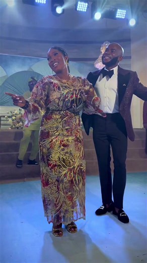 Special Mother And Son Moment 💕💕💕✨ #sassylivebandtotheworld #vibewithsassy #livebandmusic #owanbe