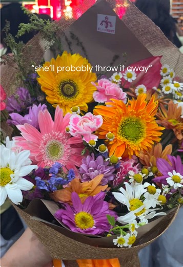 How to Preserve Your First Flower Bouquet with Silica Gel