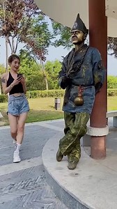 9.9M views · 10K reactions | Sculpture Performer Play with Sis Cute Funny #reels #trends #reelsfb #viral #funny | DOOM QM | Facebook