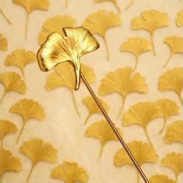 Bassin And Brown Ginkgo Biloba Leaf Jacket Lapel Pin - Gold